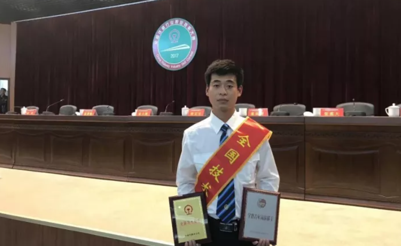 1763368764027023800.png 1763368764027023800.png